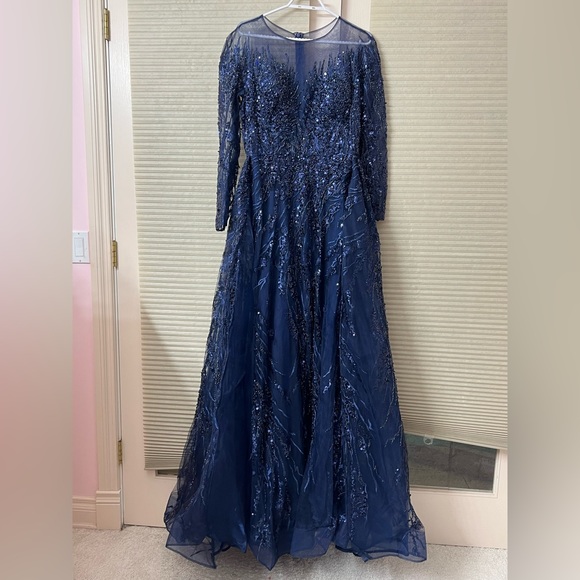 Designer navy blue evening dress/gown - Picture 2 of 4